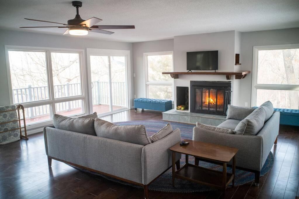 Finn'S Hideaway -Modern Family River Home Keokuk Exterior photo